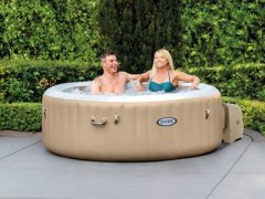 Dmuchane jacuzzi nie tylko na lato