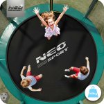 Trampolina ogrodowa 8ft/252cm z siatką, profilowanymi słupkami i drabinką Neo-Sport